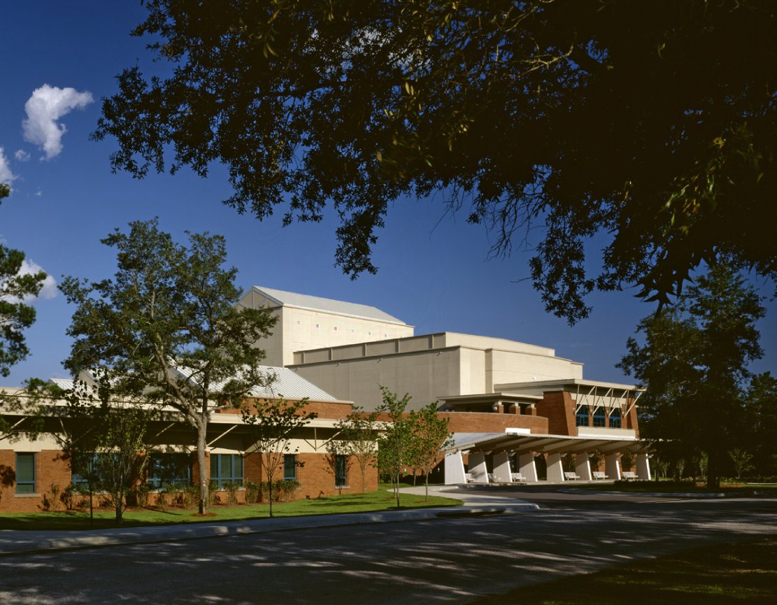 Mattie Kelly Arts Center theater or building